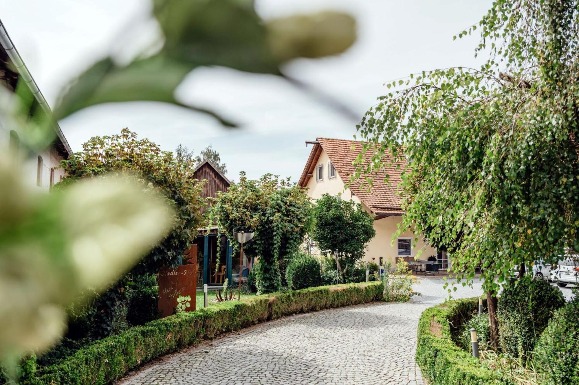 Stadler Hof Aparthotel Großgundertshausen Екстериор снимка